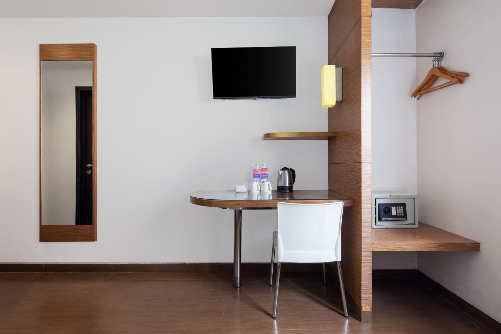 Amaris Hotel Pancoran Jakarta Luaran gambar