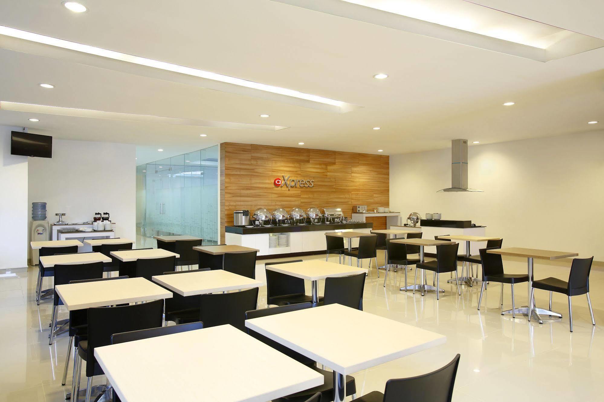 Amaris Hotel Pancoran Jakarta Luaran gambar