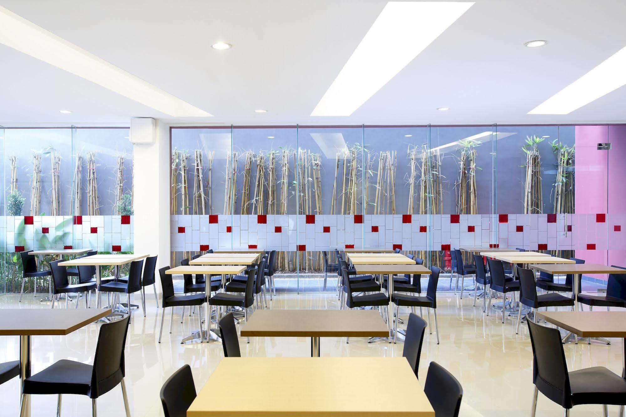 Amaris Hotel Pancoran Jakarta Luaran gambar